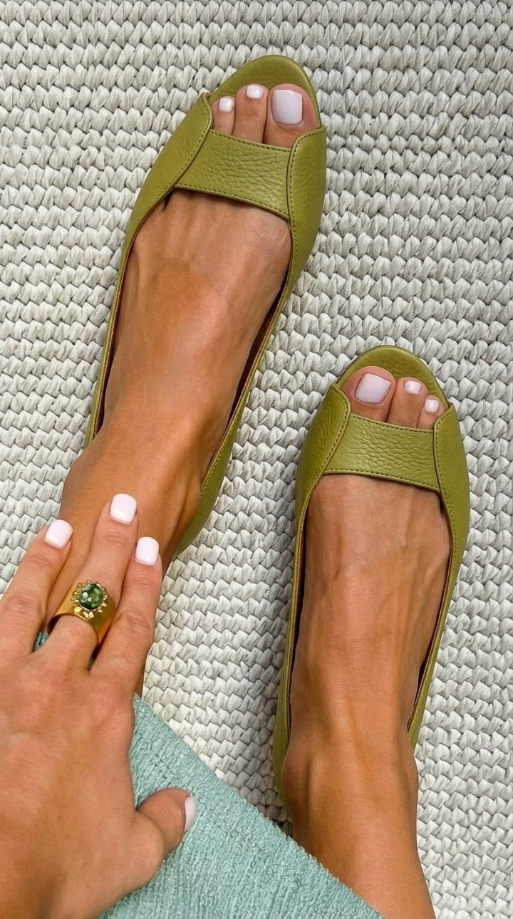 Adelina Golden Sandals Chic Comfort