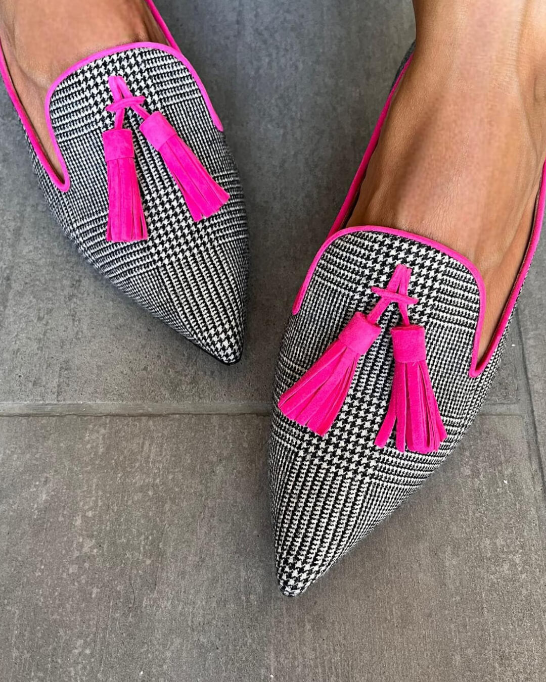 Pointed Loafers with Fluorescent Fringes
