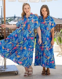 <p>CUSTOMERS LOVE OUR BOUTIQUE</p>