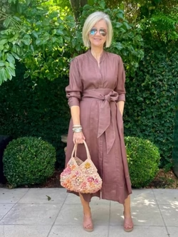 <p>CUSTOMERS LOVE OUR BOUTIQUE</p>
